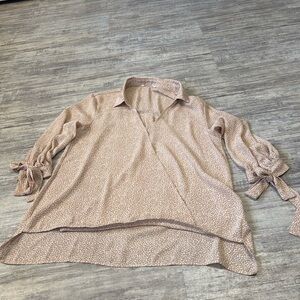 Women’s medium entro blouse